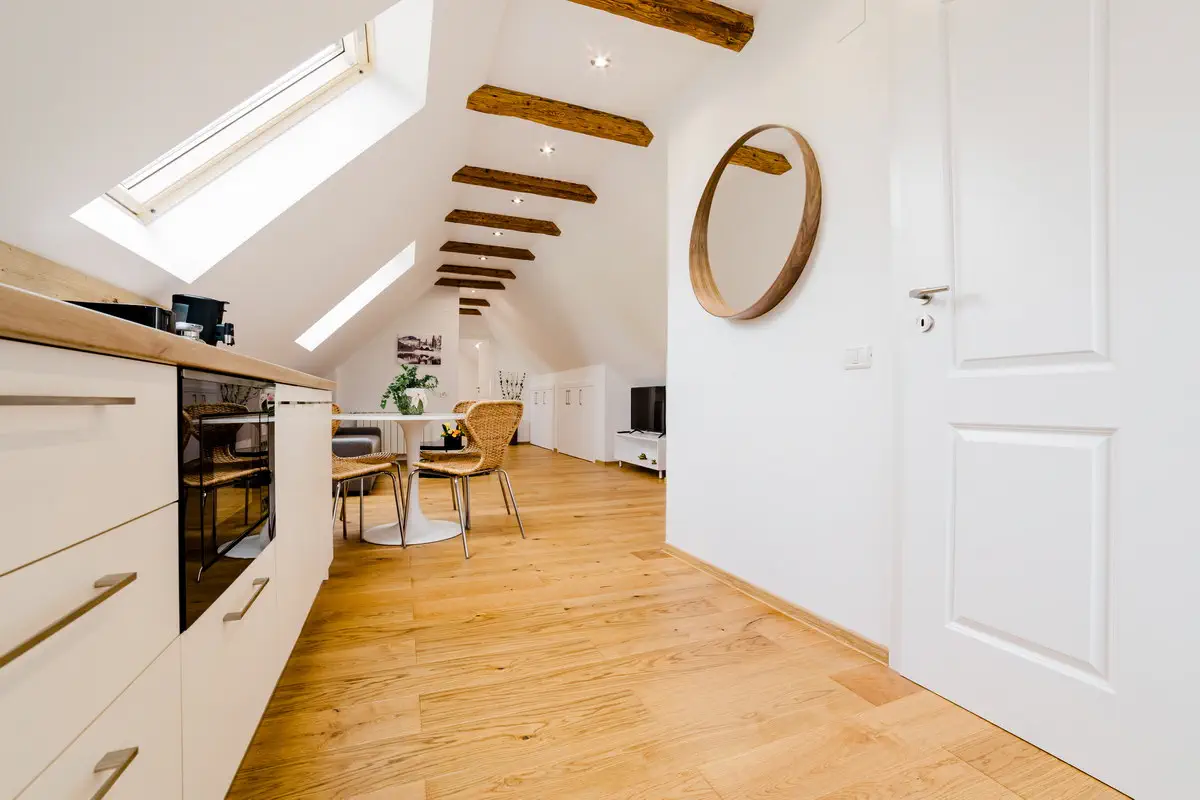 Fotograf Apartament In Regim Booking (1)