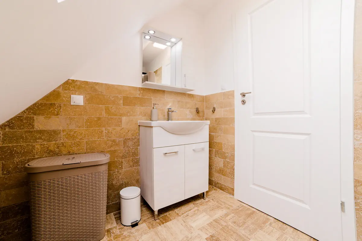 Fotograf Apartament In Regim Booking (24)