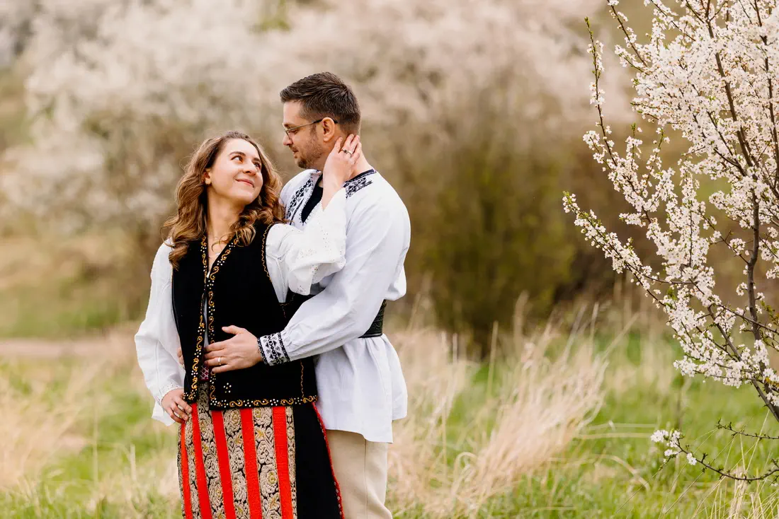 Sedinta Foto Cuplu Cu Pomi Infloriti La Brasov (1)