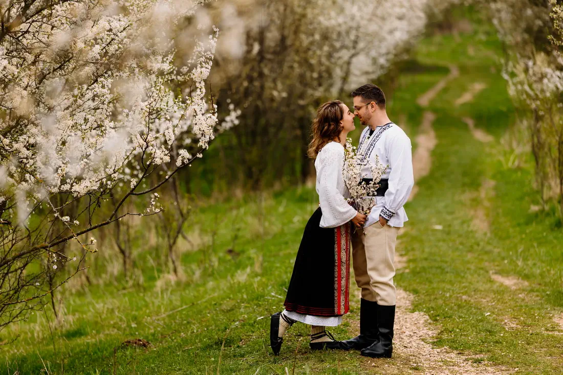 Sedinta Foto Cuplu Cu Pomi Infloriti La Brasov (22)