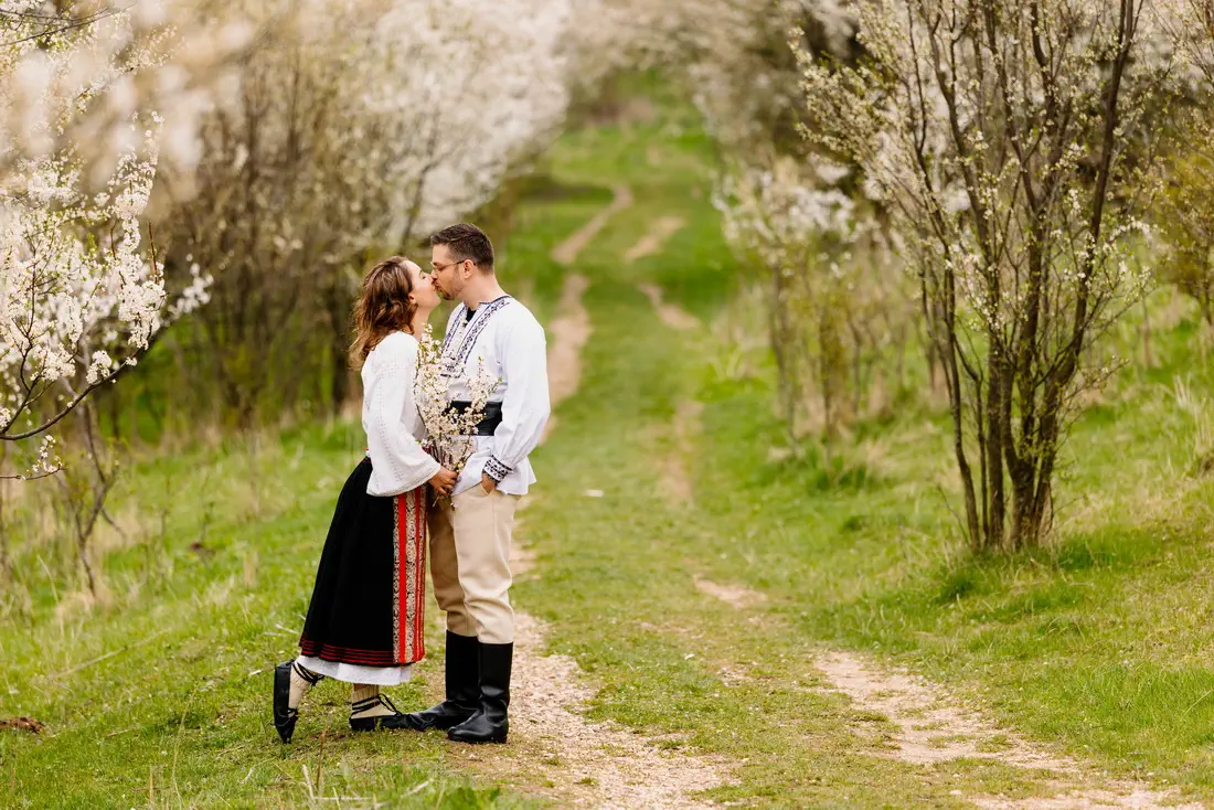 Sedinta Foto Cuplu Cu Pomi Infloriti La Brasov (23)