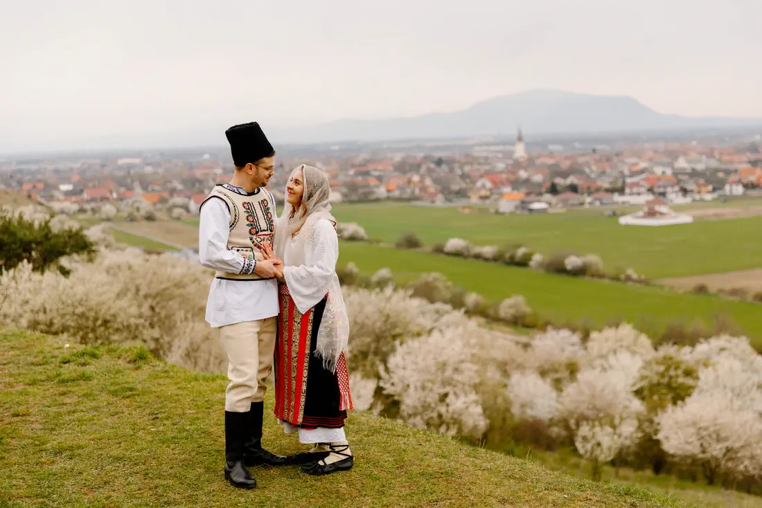 Sedinta Foto Cuplu Cu Pomi Infloriti La Brasov (27)